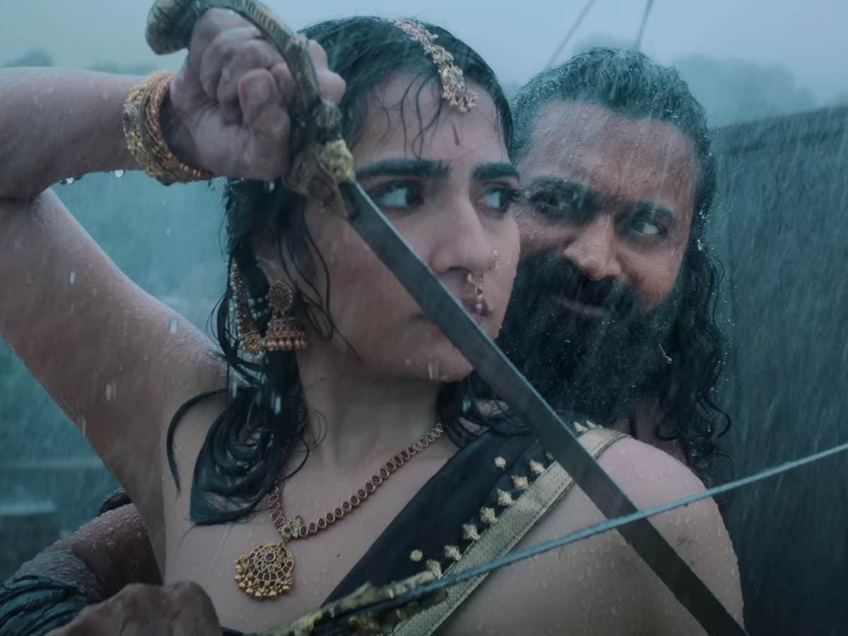 ‘కాంతార చాప్టర్ 1’ తెలుగు రాష్ట్రాల్లో భారీ ఓపెనింగ్, ప్రేక్షకులను మోహించిన సినిమా