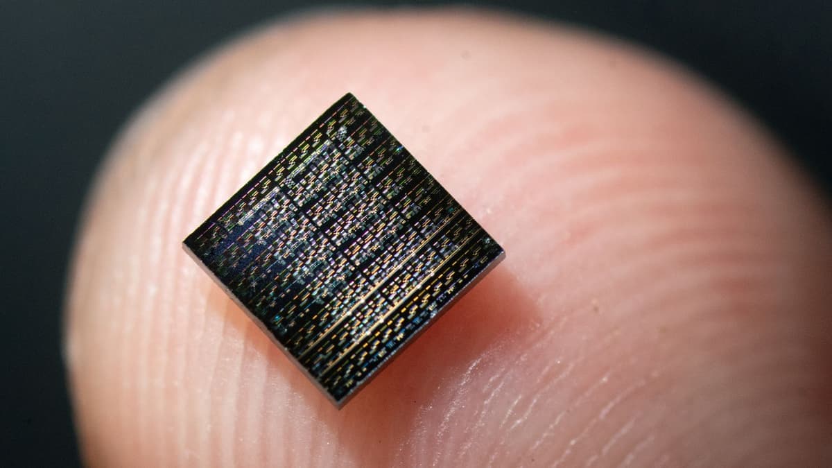 AI విప్లవం: శాస్త్రవేత్తలు మానవ మెదడులా ఆలోచించే కృత్రిమ న్యూరాన్‌లను సృష్టించారు