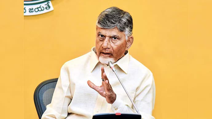 హెచ్చరికలేకుండా నేరుగా యాక్షన్‌ — రిజిస్ట్రర్ అవినీతి పై సీఎం చంద్రబాబు సర్జికల్‌ స్ట్రైక్‌