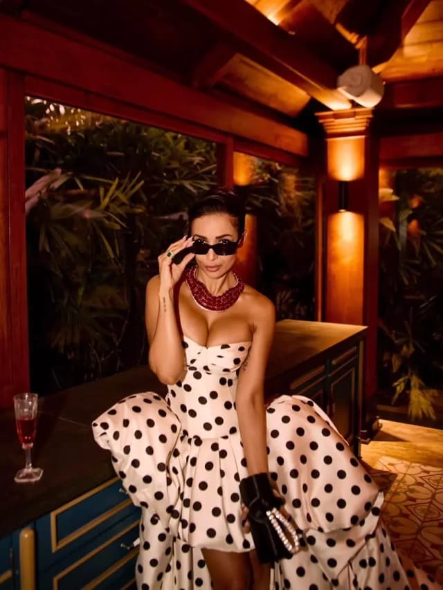 పోల్కా డాట్ గౌన్‌లో మెరిసిన మలైకా అరోరా – గౌరి & నైనికా స్పెషల్ ట్రిబ్యూట్