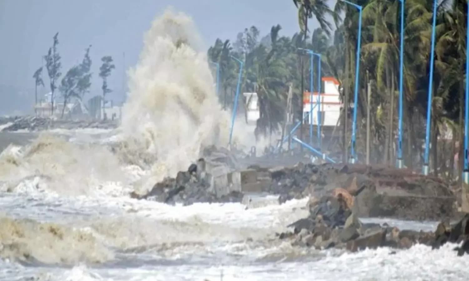 ఏపీలో ఫ్లాష్ ఫ్లడ్స్ అలర్ట్ – మూడు జిల్లాలపై అధికారుల ప్రత్యేక దృష్టి