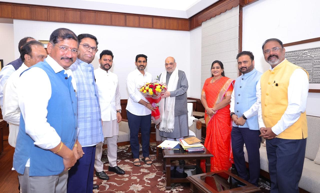 తుఫాను తో నష్టపోయాము, నిధులు ఇవ్వండి  - కేంద్ర హోమ్ మంత్రి అమిత్ షా కు టీడీపీ ఎంపీ ల వినతి