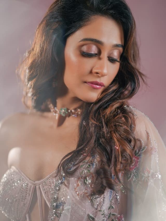 రెజీనా: చిల్ స్టైల్… హాట్ లుక్!