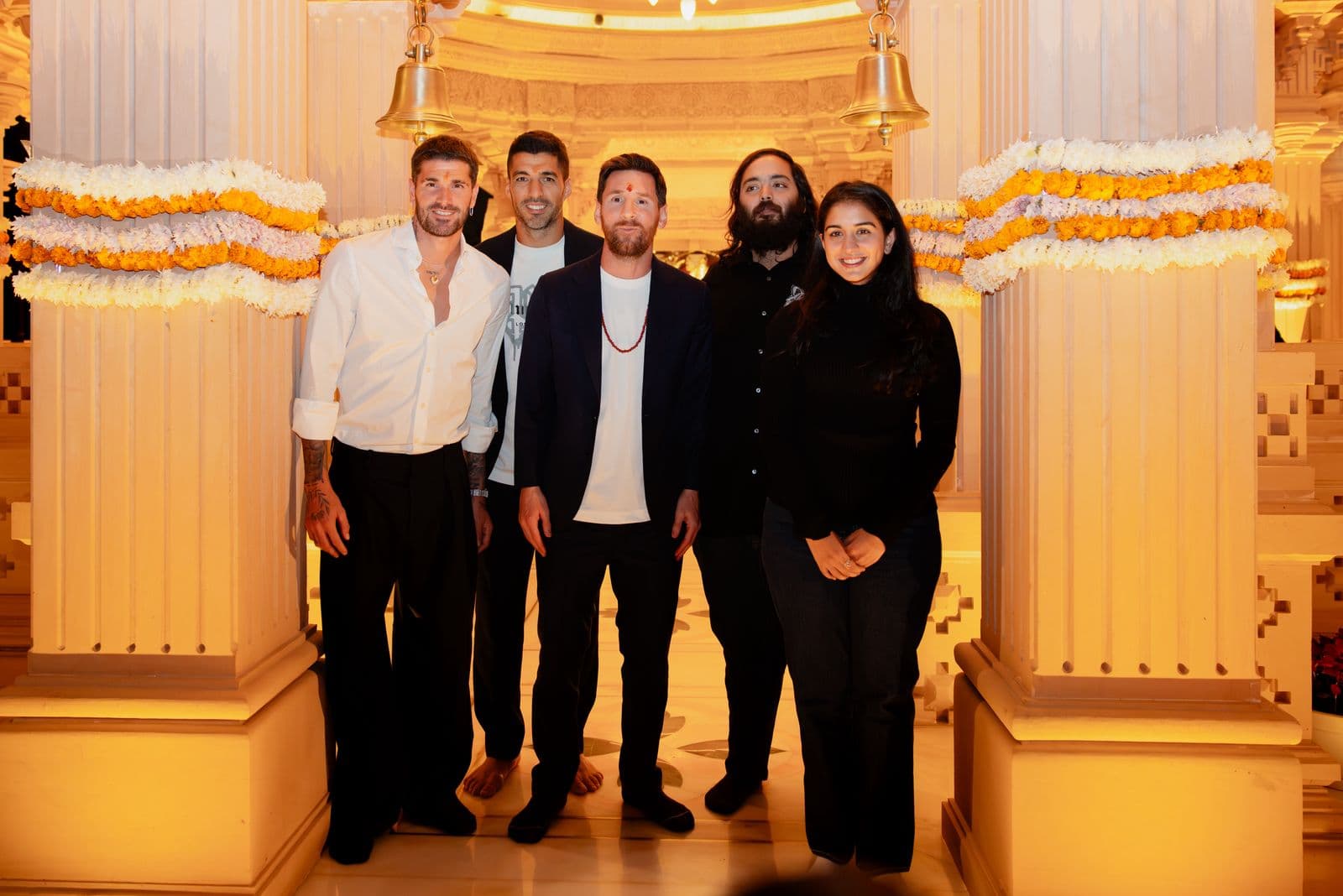 రిలయన్స్ వంతారాను సందర్శించిన మెస్సి, సింహం పిల్లకు లియోనెల్ పేరు!