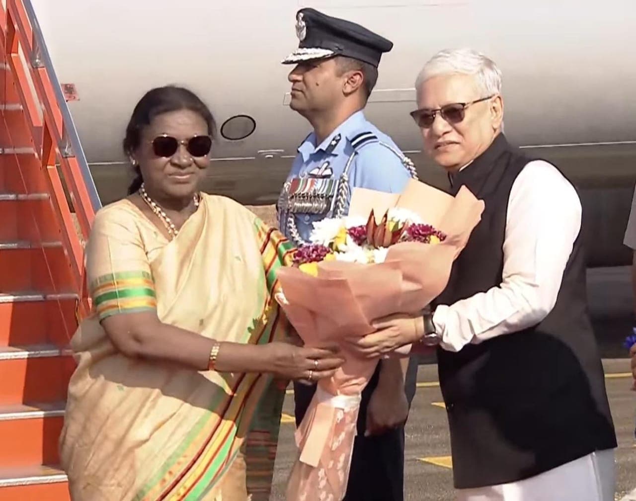 శీతాకాల విడిది కోసం హైదరాబాద్‌కు చేరుకున్న రాష్ట్రపతి  