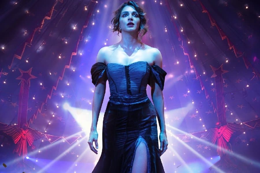 ‘టాక్సిక్’లో నదియాగా కియారా.. ఫస్ట్‌లుక్ విడుదల