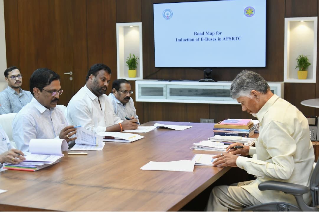 పల్లె వెలుగు అయినా ఏసీ ఈవీ బస్సులే నడపాలి.. 