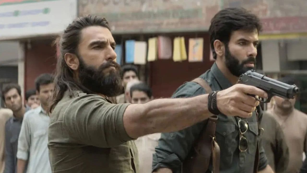 దురంధర్ 2 లో విలన్ గా టాలీవుడ్ క్రేజీ హీరో..?