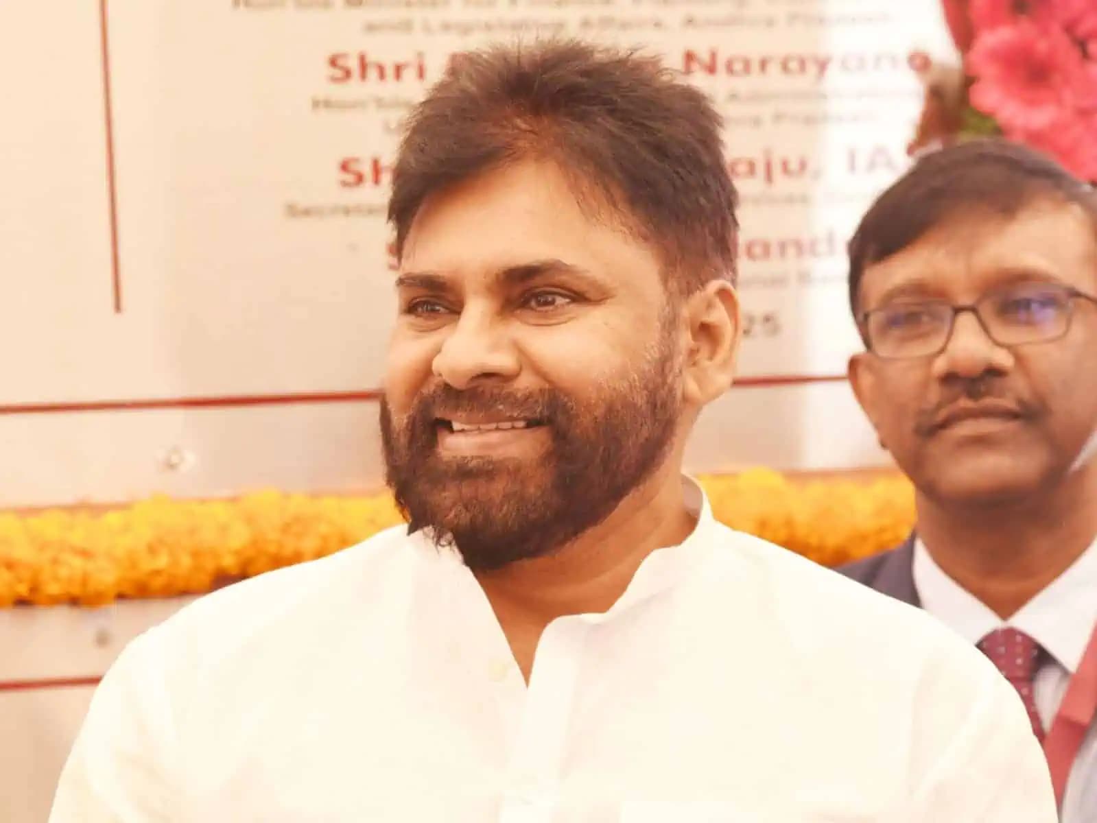 పిఠాపురం ప్రజలతో సంక్రాంతి వేడుకల్లో పాల్గొంటున్న డిప్యూటీ సీఎం పవన్ కళ్యాణ్