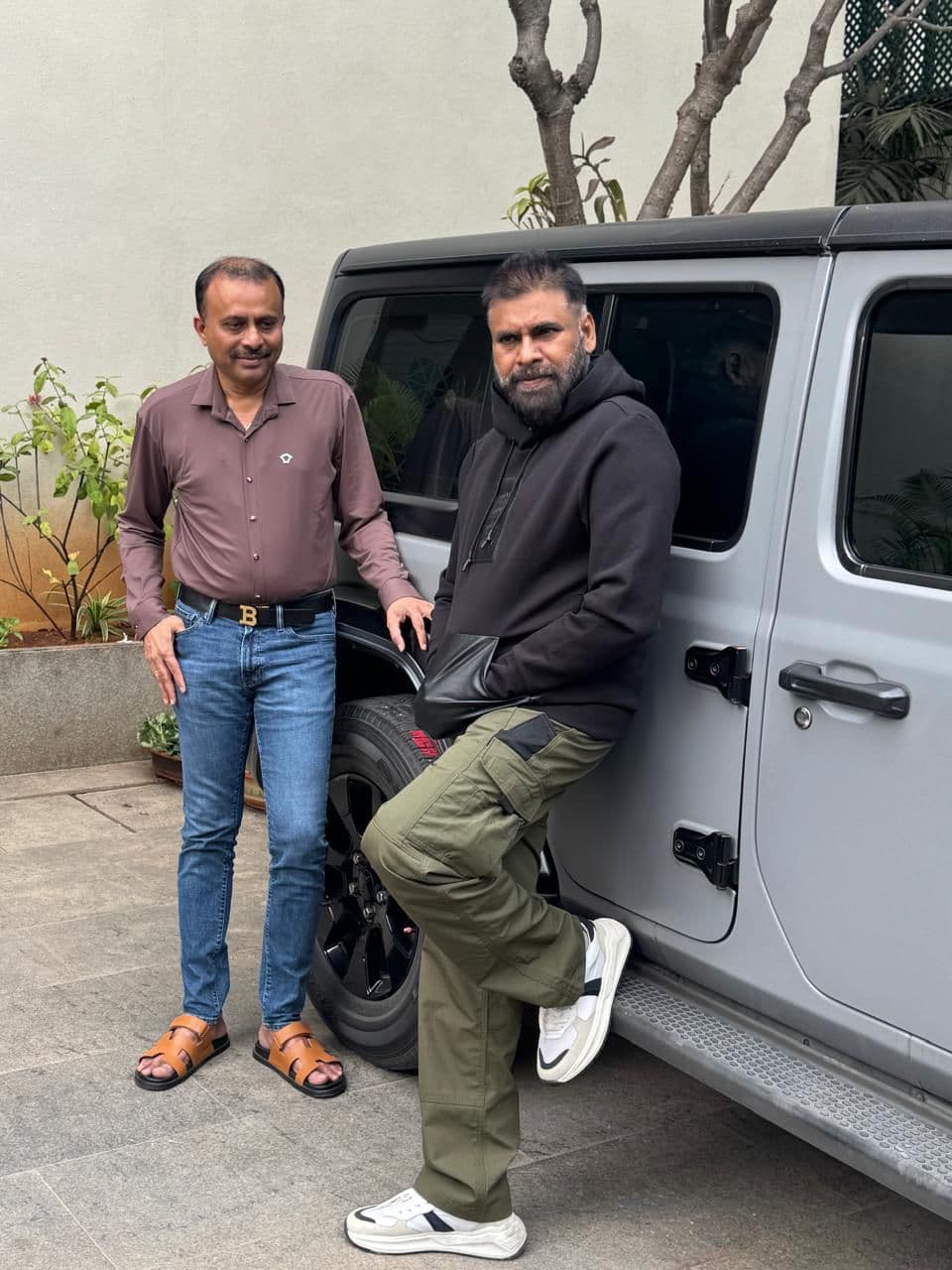 పవన్ కళ్యాణ్ క్రియేటివ్ వర్క్స్–పీపుల్ మీడియా ఫ్యాక్టరీ కలిసి కొత్త ప్రయాణం