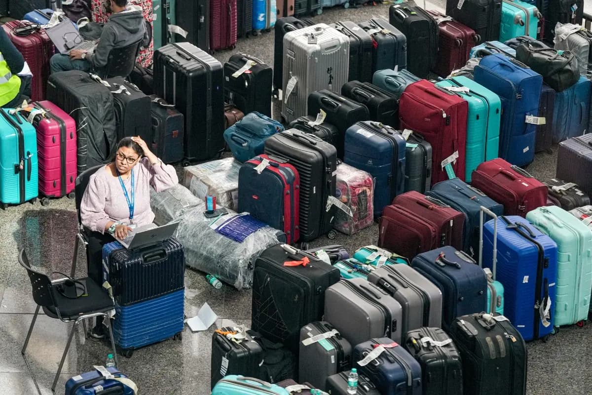 ఇండిగోపై డీజీసీఏ భారీ జరిమానా: విమానాల అంతరాయాలపై కఠిన చర్య