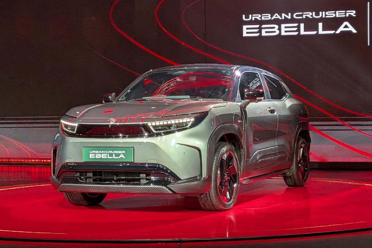 తొలి ఈవీ కారు రిలీజ్ చేసిన  టయోటా