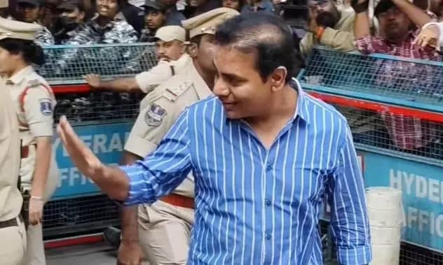 హీరోయిన్ల ఫోన్ ట్యాపింగ్ ఆరోపణలపై SITను ప్రశ్నించిన కేటీఆర్?