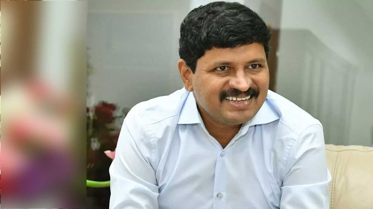 ఫోన్ ట్యాపింగ్ కేసు: మాజీ ఎంపీ సంతోష్‌కు సిట్ నోటీసులు