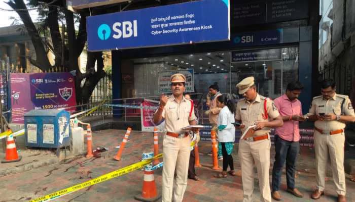హైదరాబాద్‌: కోఠి SBI ప్రధాన కార్యాలయం ఏటీఎం వద్ద కాల్పుల కలకలం