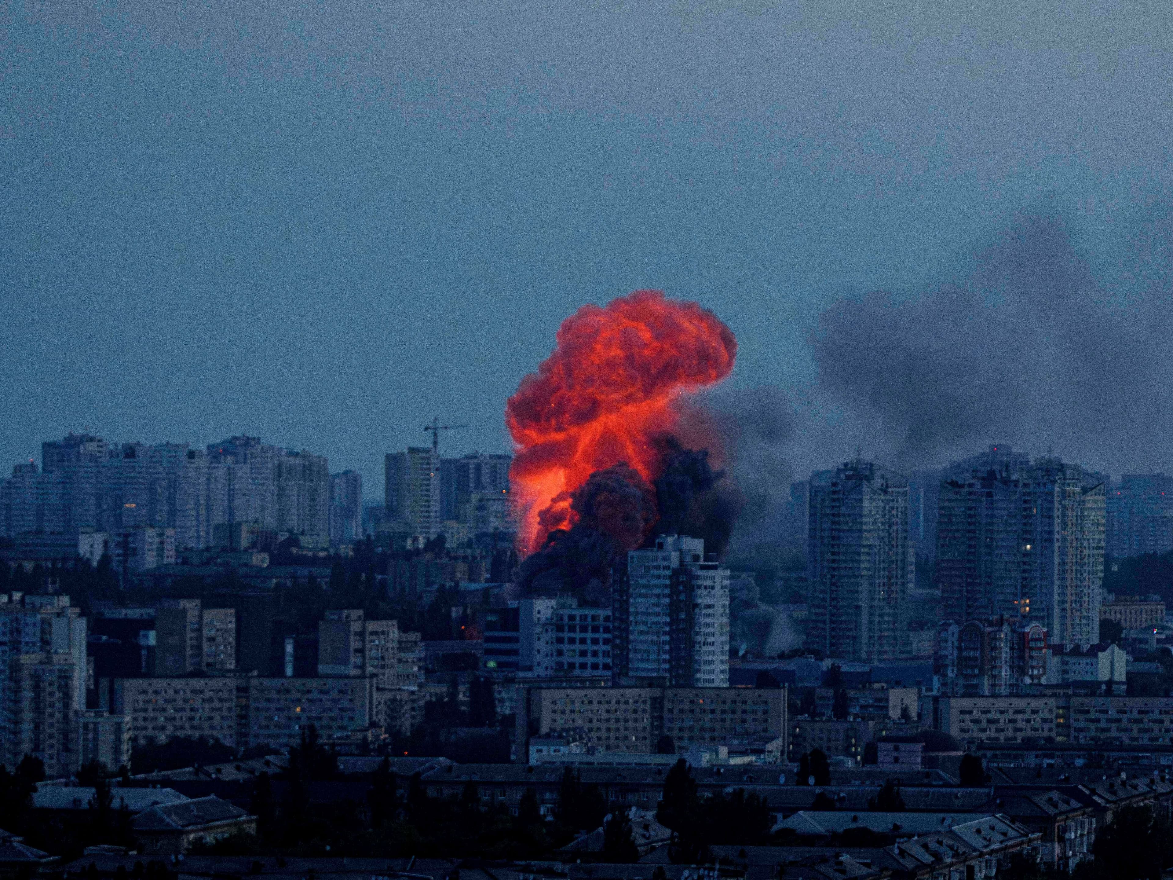 విద్యుత్ వ్యవస్థలపై రష్యా అతిపెద్ద దాడి