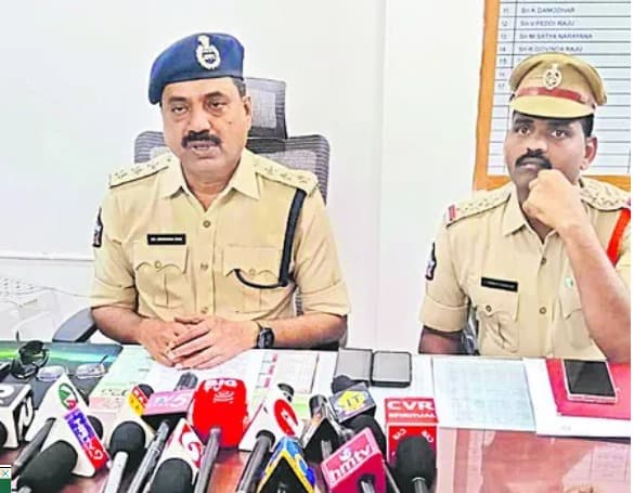 శ్రీచైతన్య విద్యార్థి సుసైడ్ ఘ‌ట‌న - అస‌లేం జ‌రుగుతోంది?