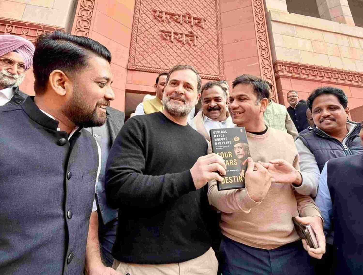 నరవణే చేసిన ట్వీట్‌ను నమ్ముతున్నాను: ప్రతిపక్ష నేత రాహుల్ గాంధీ