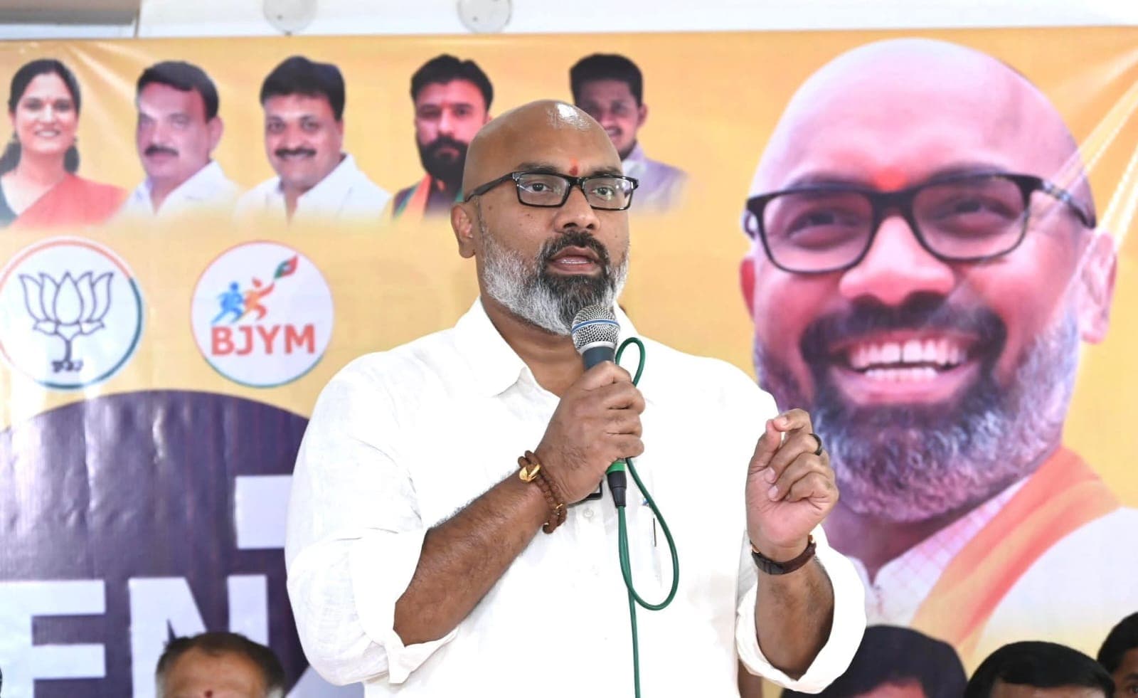 నిజామాబాద్ ఎంపీ ధర్మపురి అరవింద్ పై కేసు నమోదు.. 