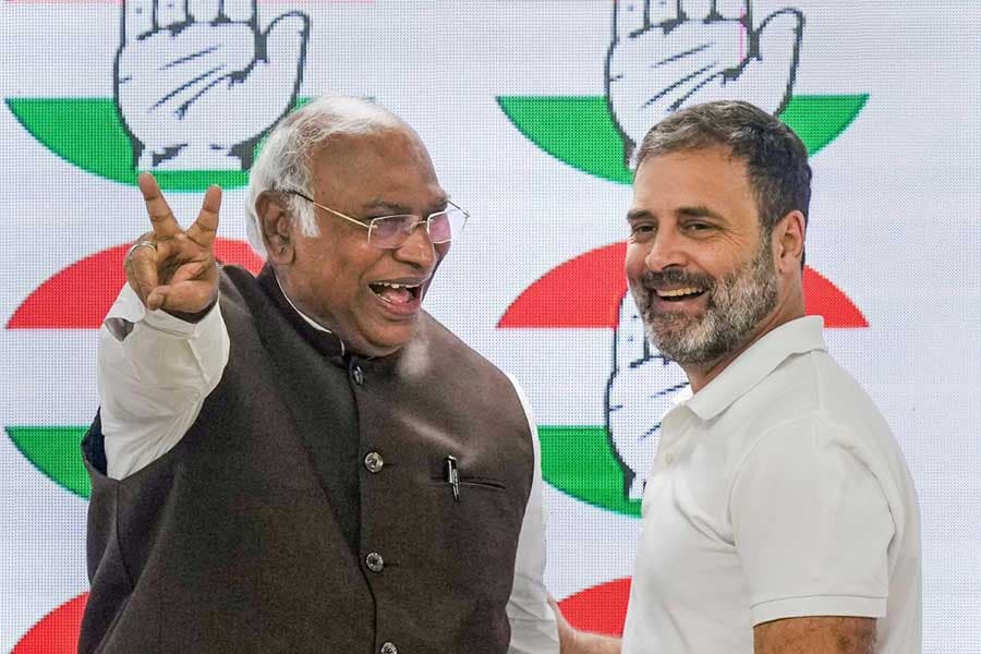 తెలంగాణ మున్సిపల్ ఎన్నికల విజయం కార్యకర్తలదే  -  రాహుల్ గాంధీ 