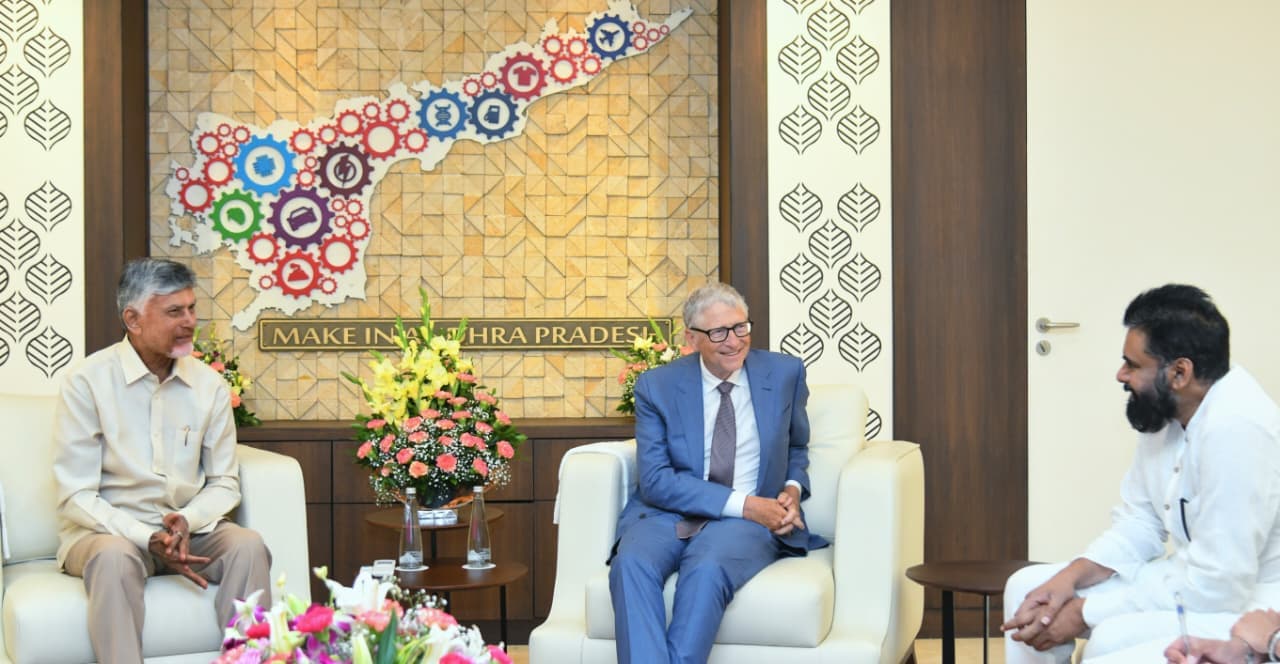 చంద్రబాబుతో బిల్‌ గేట్స్‌ భేటీ, రియల్‌ టైమ్‌ గవర్నెన్స్‌పై సమీక్ష