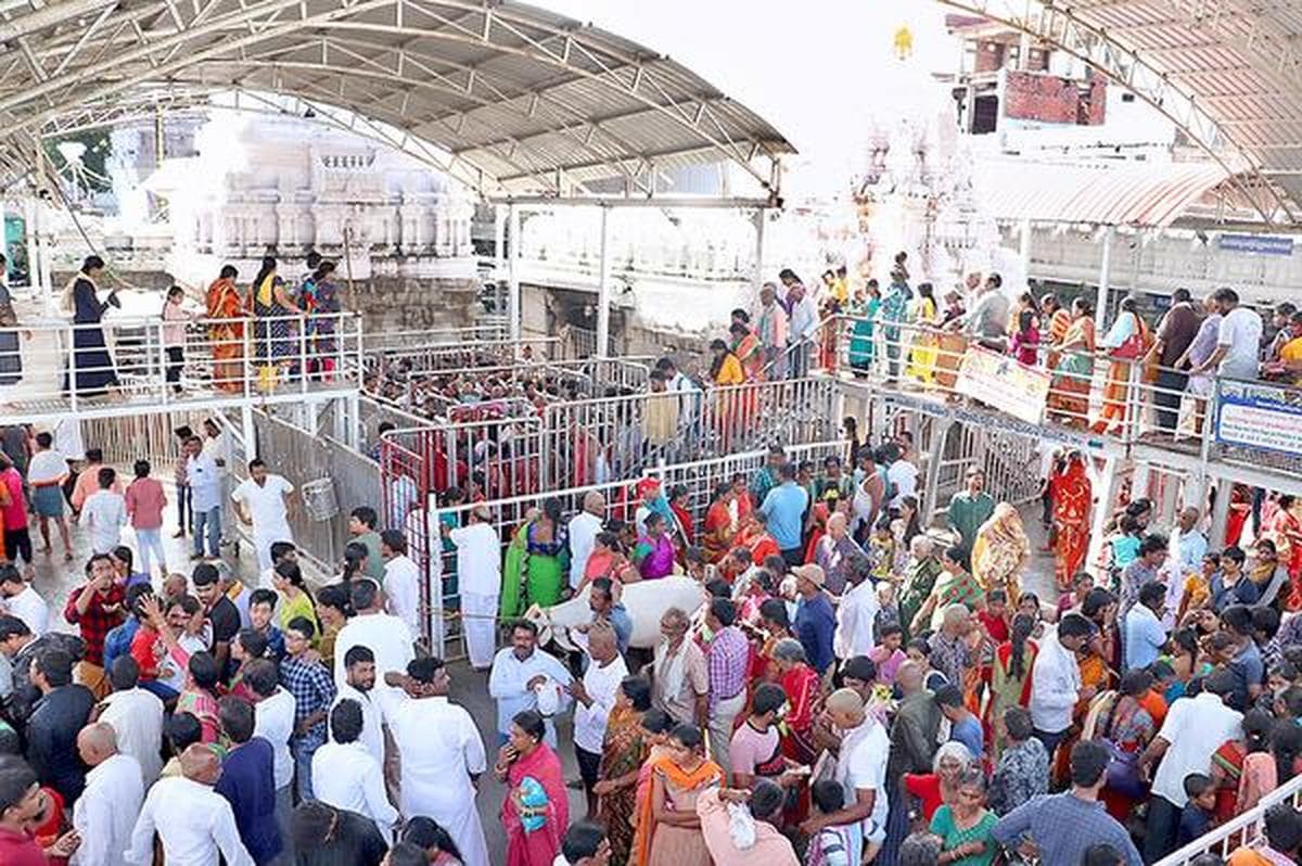 ఆధ్యాత్మిక క్షేత్రాలకు భక్తుల వెల్లువ.. తెలంగాణ పర్యాటక రంగానికి ఊపు!