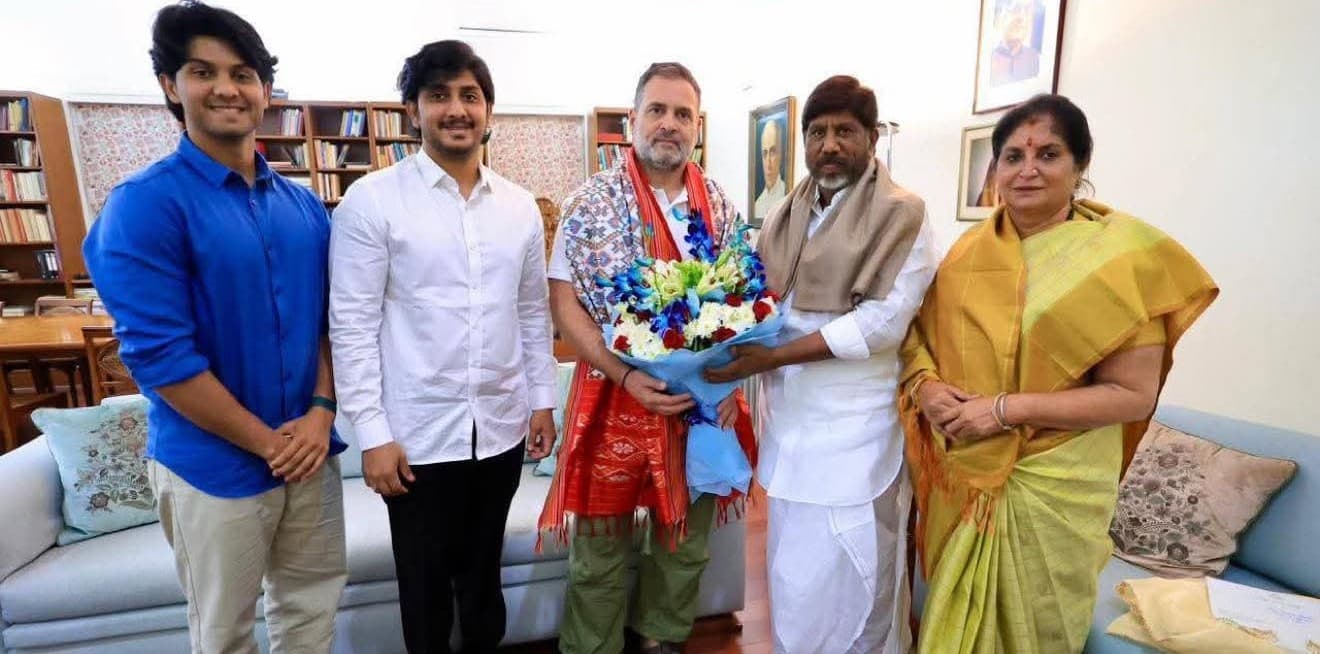 కుమారుడి వివాహానికి సోనియా, రాహుల్ గాంధీలకు ఆహ్వానం అందజేసిన భట్టి విక్రమార్క