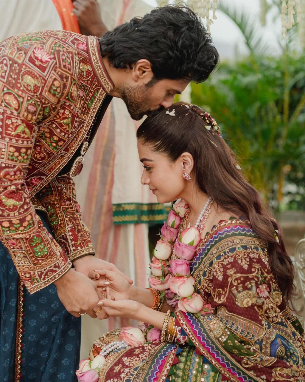 రష్మికతో విజయ్ దేవరకొండ రాయల్ షైన్ & స్పెషల్ లుక్