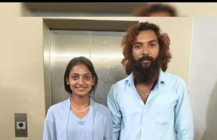 పోలీస్ స్టేషన్లో కుంభమేళా బ్యూటీ మోనాలిసా