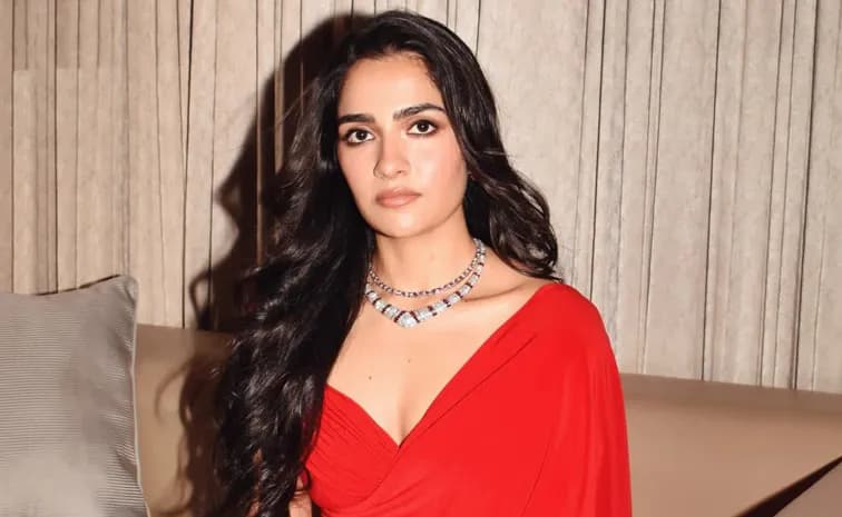 ధనుష్ కొత్త సినిమాలో హీరోయిన్‌గా ఎవ‌రంటే?