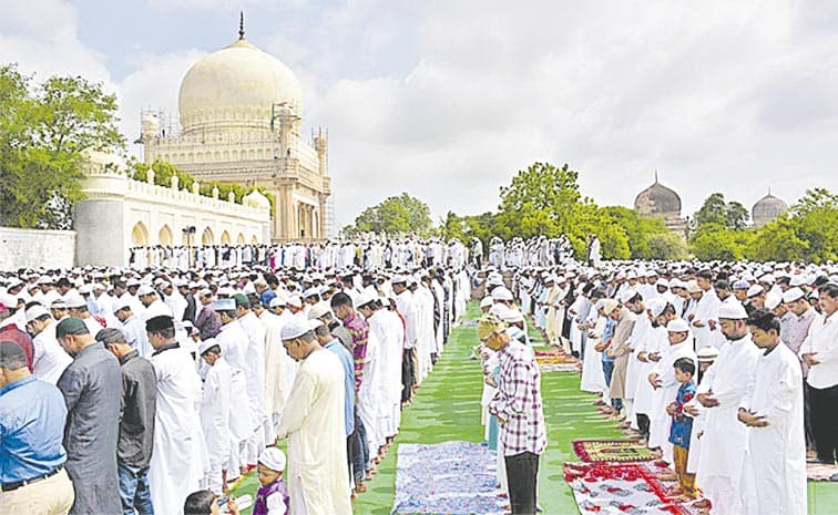 ఇమామ్‌లు, మౌజన్ల బకాయిలు క్లియర్ చేసిన చంద్రబాబు