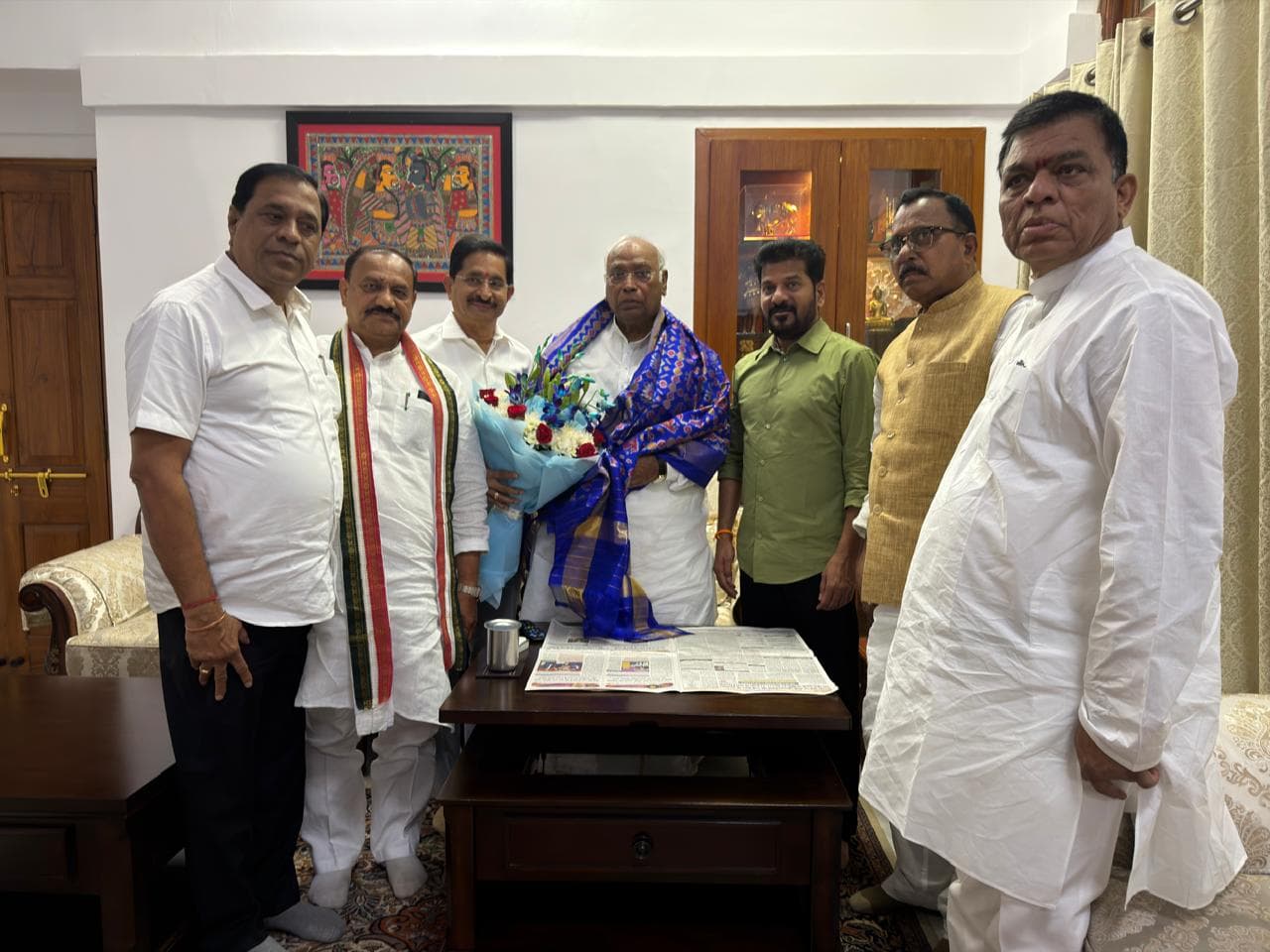 ఢిల్లీ: ఏఐసీసీ ప్రెసిడెంట్ తో సీఎం భేటీ