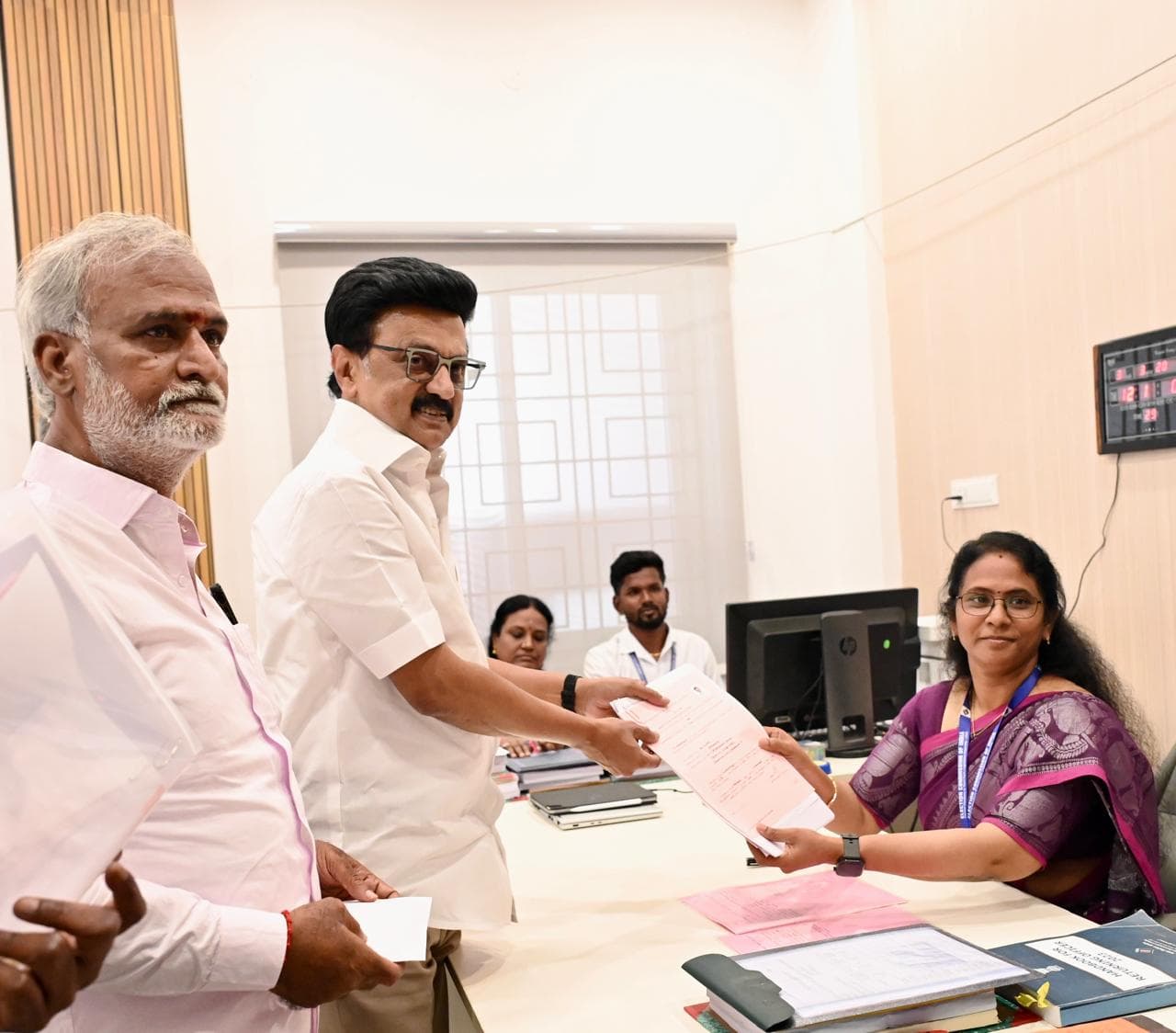 తమిళనాడు అసెంబ్లీ ఎన్నికలు... నామినేషన్ వేసిన సీఎం స్టాలిన్ 