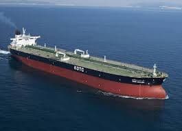 దుబాయ్ సమీపంలో ఆయిల్ ట్యాంకర్‌ పై దాడి.. భారీ అగ్ని ప్రమాదం