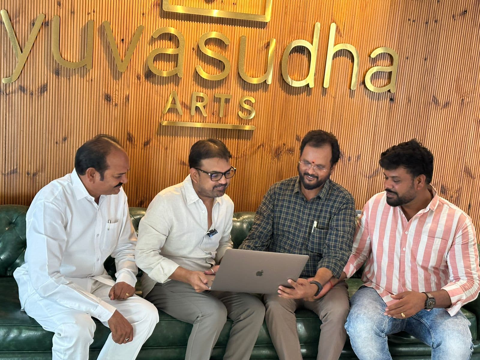 'పట్టుకో బాబా’ సాంగ్ లాంచ్‌తో సినిమా బజ్