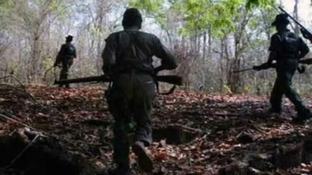 చత్తీస్‌ఘడ్‌లో భారీగా మావోయిస్టుల లొంగుబాటు..