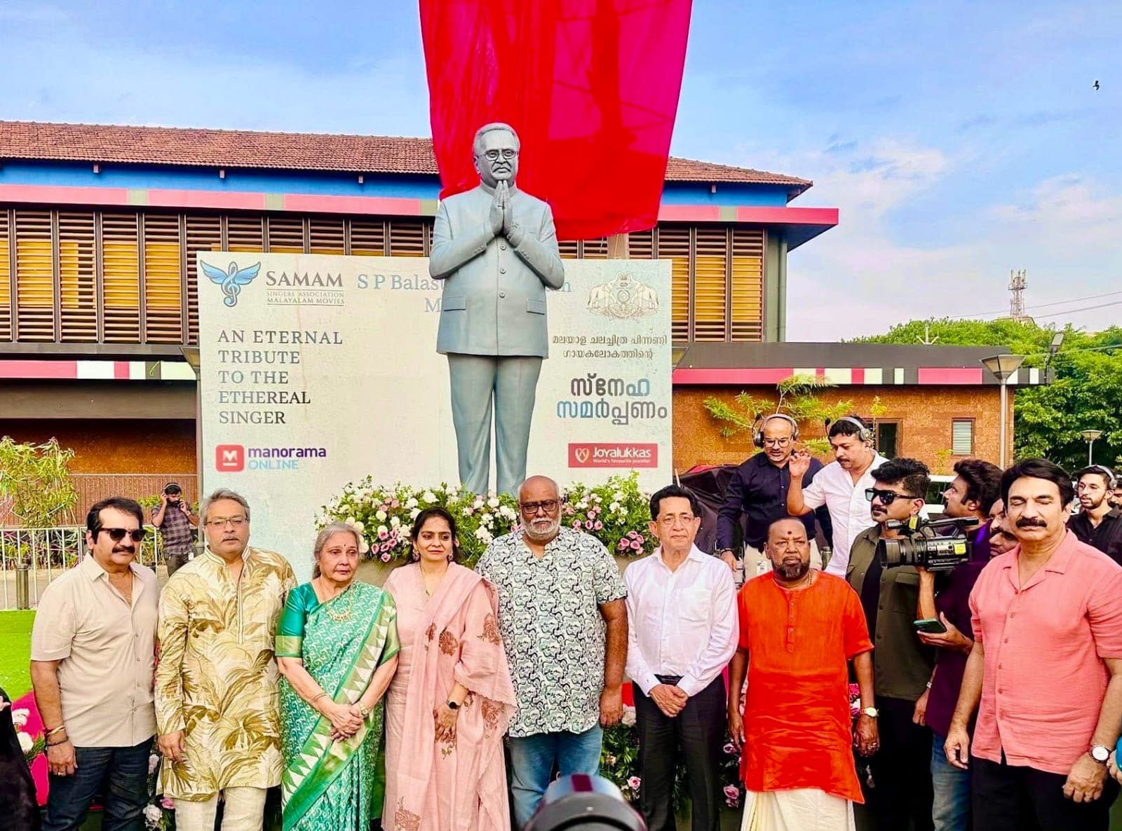 కేరళలో ఎస్పీ బాలసుబ్రహ్మణ్యం విగ్రహ ఆవిష్కరణ