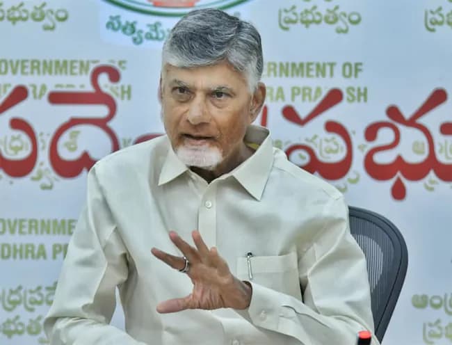గడువు మీరొద్దు.. నాణ్యత తగ్గొద్దు: రాజధాని పనులపై సీఎం చంద్రబాబు హెచ్చరిక