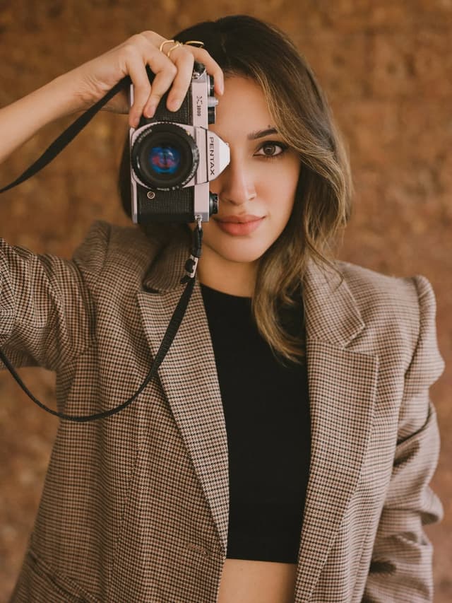 స్టైల్ & సబ్‌స్టెన్స్ - నేహా శెట్టి 