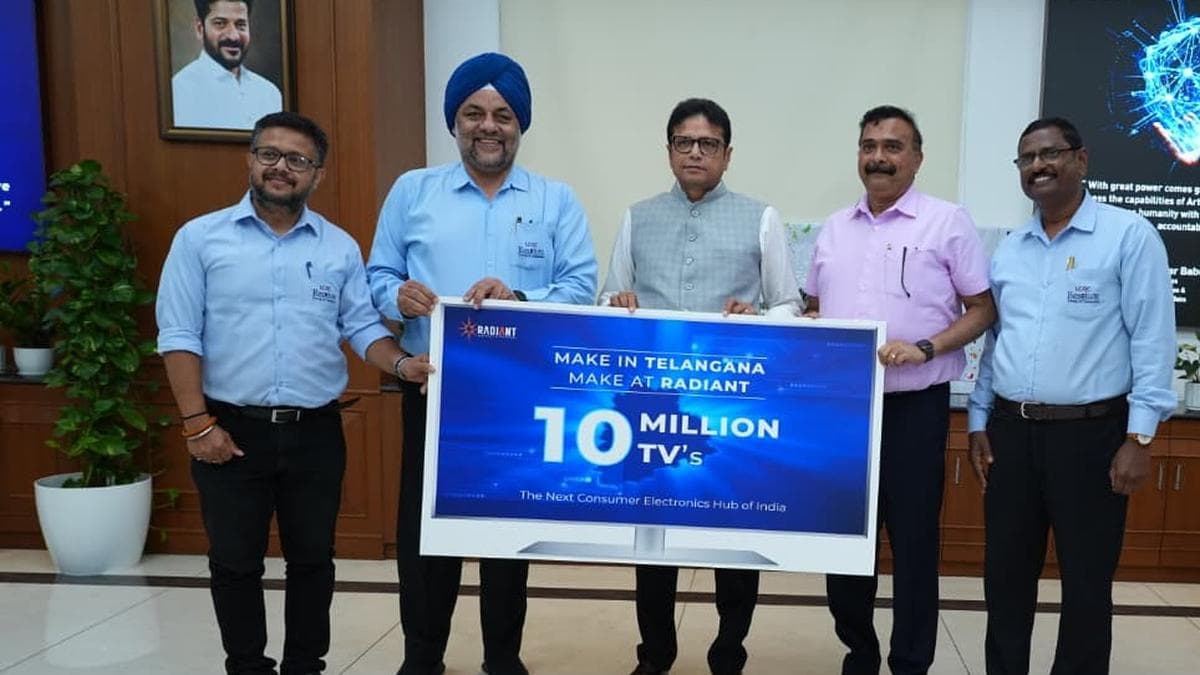 ఎలక్ట్రానిక్స్ తయారీలో ‘గ్లోబల్ హబ్’ గా తెలంగాణ - మంత్రి శ్రీధర్ బాబు