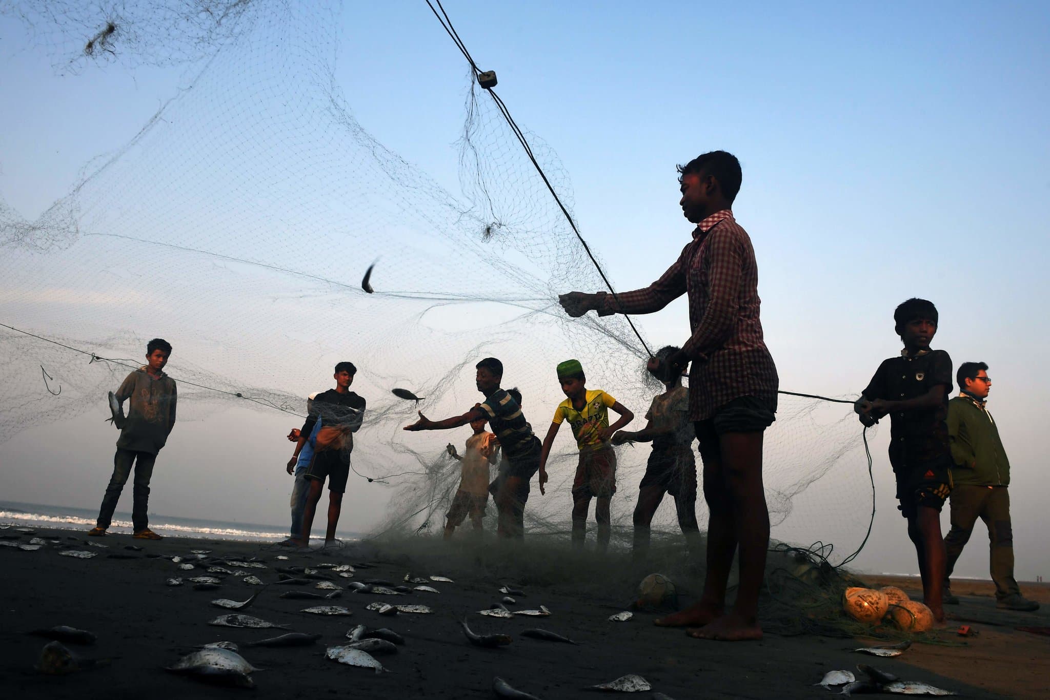 ఈరోజు అర్ధరాత్రి నుంచి వేట నిషేధం