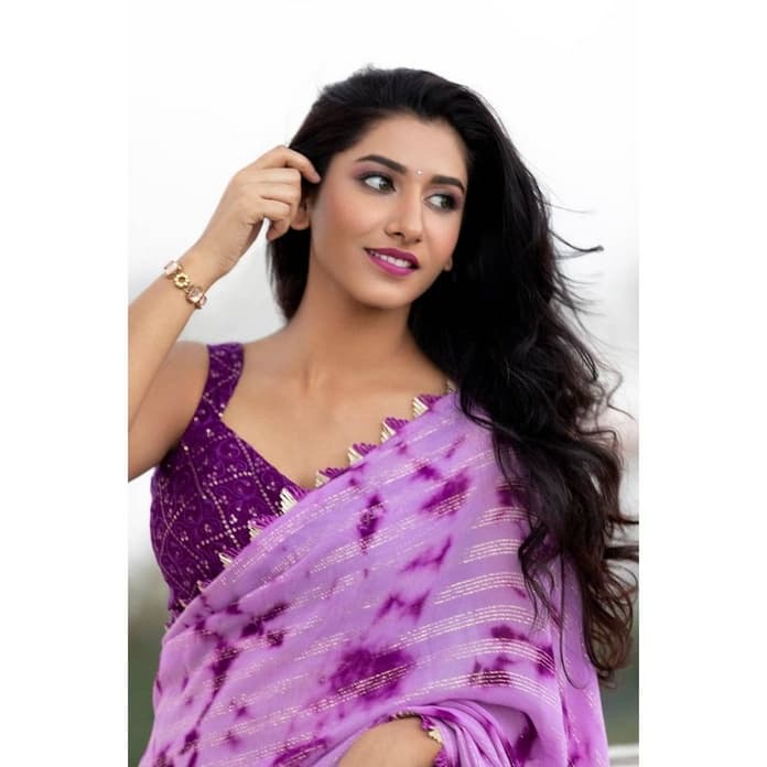 వివాదం నుంచి వసూళ్లు… విష్ణుప్రియకు భారీ లాభం