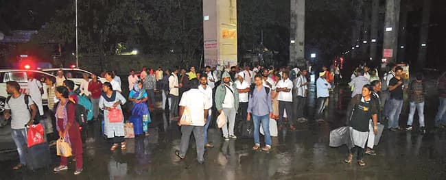 హైదరాబాద్ మెట్రో సేవలపై రైల్వే కీలక సూచన.. సమయ మార్పుపై చర్చ