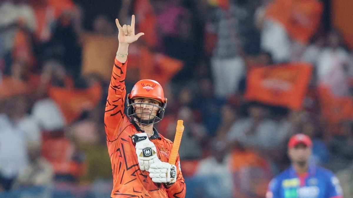 అద్భుత ఇన్నింగ్స్‌తో 'మ్యాన్ ఆఫ్ ది మ్యాచ్‌' గా అభిషేక్ శర్మ