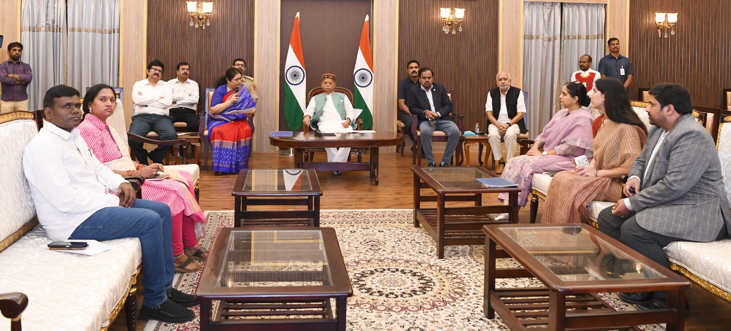 గవర్నర్ ను కలిసిన దేవాదాయ శాఖ ముఖ్య కార్యదర్శి 