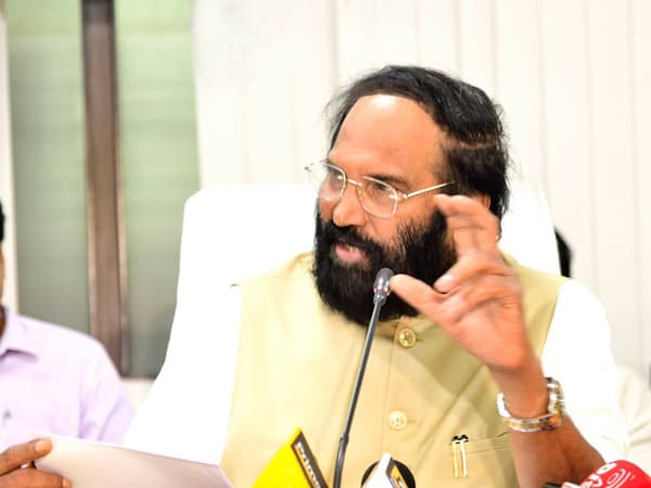 సీబీఐ విచారణకు ప్రభుత్వం సిద్ధమని ఉత్తమ్ కుమార్ రెడ్డి 