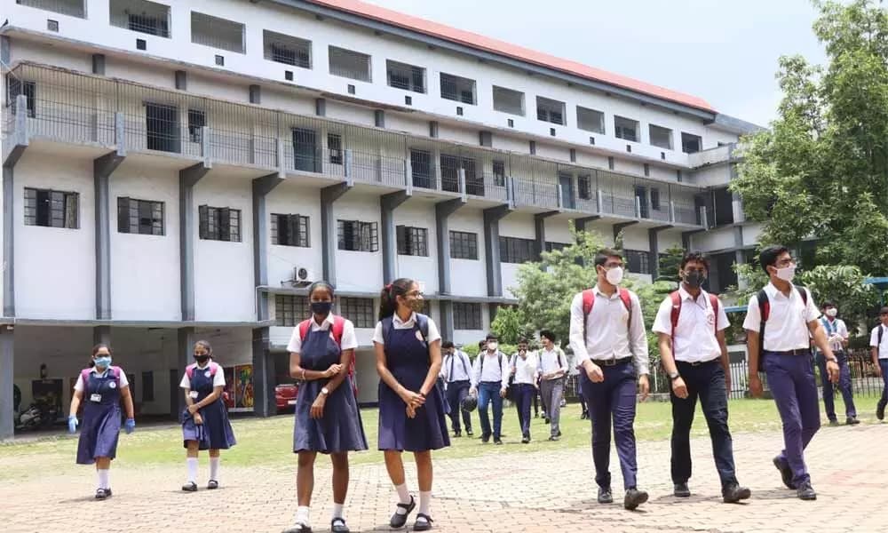 ప్రైవేట్ స్కూల్స్ దోపిడీపై  ఎన్‌హెచ్ఆర్‌సీ సీరియస్