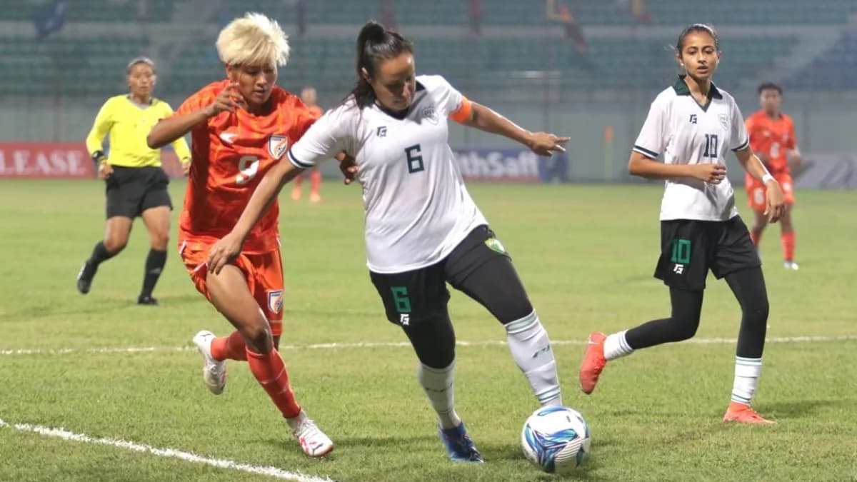 కీలక టోర్నీ నుంచి పాకిస్థాన్ ఔట్