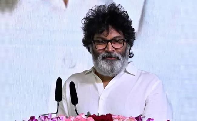 విద్యార్థులకు త్రివిక్రమ్ ప్రేరణాత్మక సందేశం