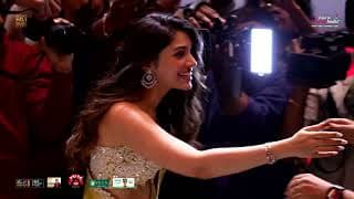 నటి కృతిశెట్టి ఎంట్రీ @ అన్నగారు వస్తారు ప్రీ-రిలీజ్ ఈవెంట్ | కార్తి